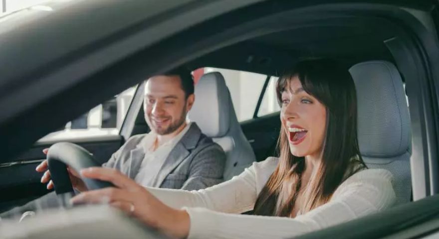 O que avaliar antes de comprar um carro seminovo? Checklist completo para não errar na escolha