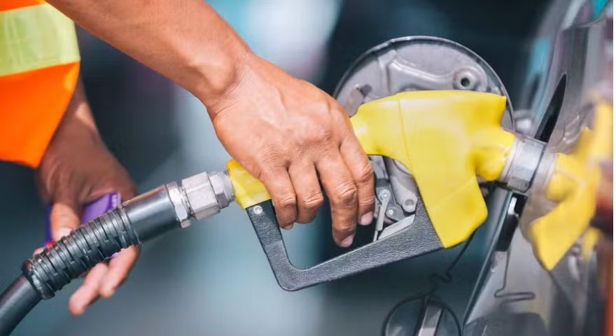 Gasolina E32: como o novo teor de etanol aumenta o consumo e pode prejudicar o motor do carro?